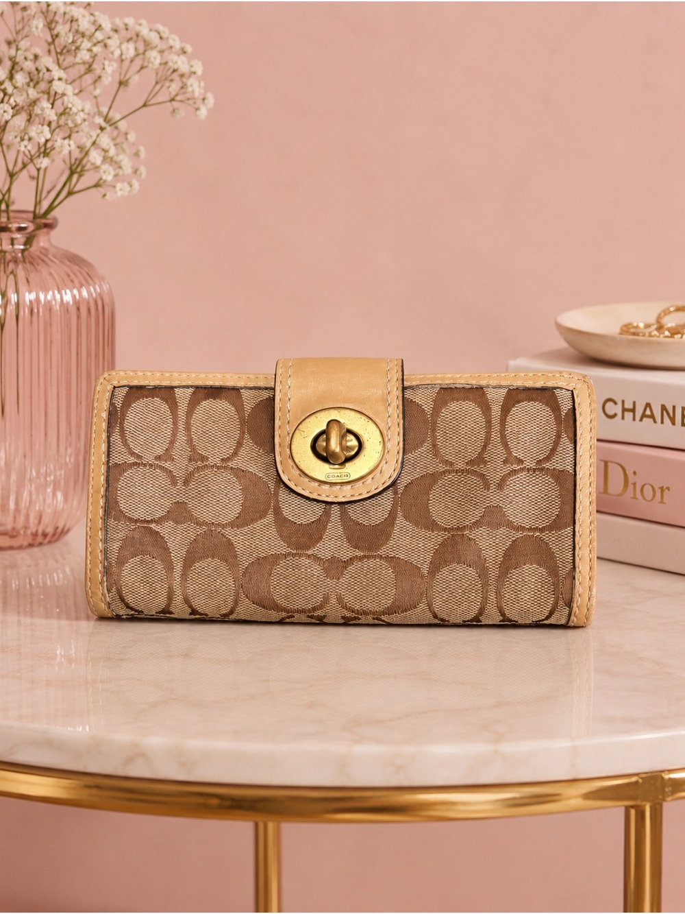 Coach Signature Canvas Turnlock Wallet – Preloved